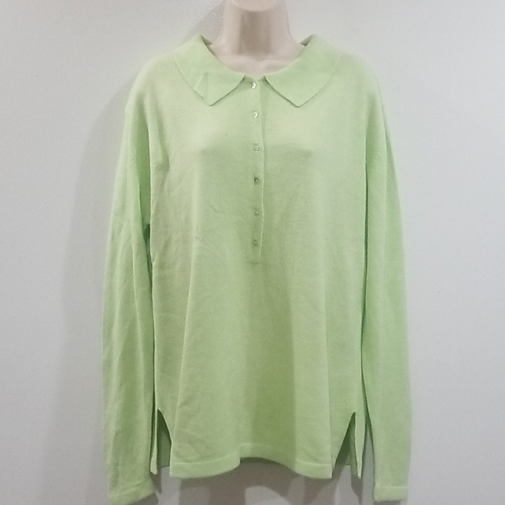 Sherry Taylor women's green light weight sweater